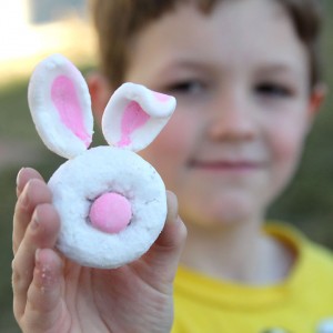 http://www.itsalwaysautumn.com/wp-content/uploads/2015/02/donut-bunnies-bunny-rabbit-easy-easter-craft-kids-fun-edible-treat-300x300.jpg