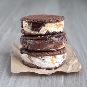 http://www.itsalwaysautumn.com/wp-content/uploads/2015/06/homemade-ice-cream-sandwiches-fudge-cake-mix-cookies-easy-best-recipe-summer-2-300x300.jpg