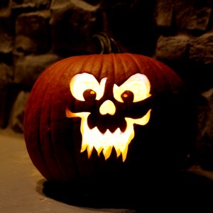 http://www.itsalwaysautumn.com/wp-content/uploads/2015/10/how-to-photograph-lit-pumpkin-jack-o-lantern-easy-photography-tips-better-photos-halloween-2-300x300.jpg