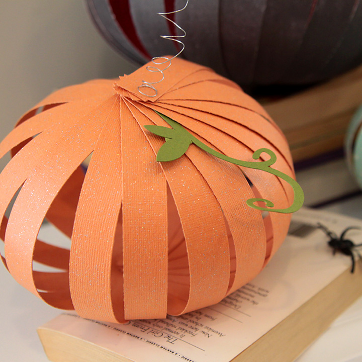 How to make paper pumpkins fun + easy Halloween kids' craft - It's