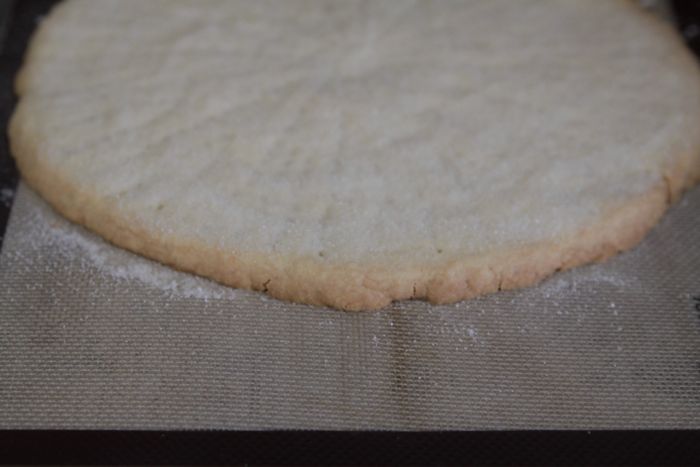 Shortbread cookie baked until light brown along the edges