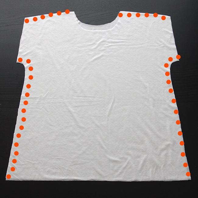 Easy tee shirt front laid over shirt back, side and shoulder seams marked