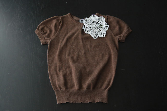 make a cute peter pan collar from a doily