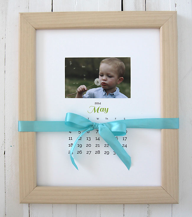 Framed photo calendar gift