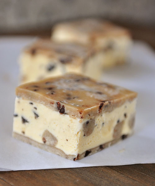 Cookie dough ice cream sandwiches: cold dessert recipe