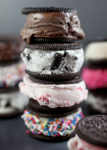 easy frozen treat for summer: Oreo ice cream sandwiches