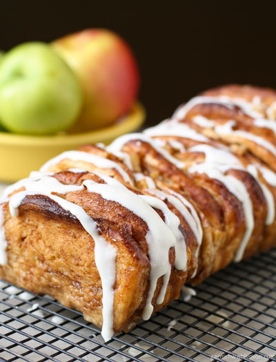 apple cinnamon roll with glaze