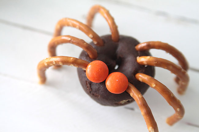 mini donut spiders for Halloween