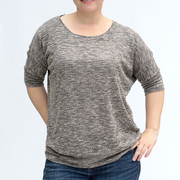 free sewing pattern for this easy women's slouchy tee in size L - with dolman elbow length sleeves