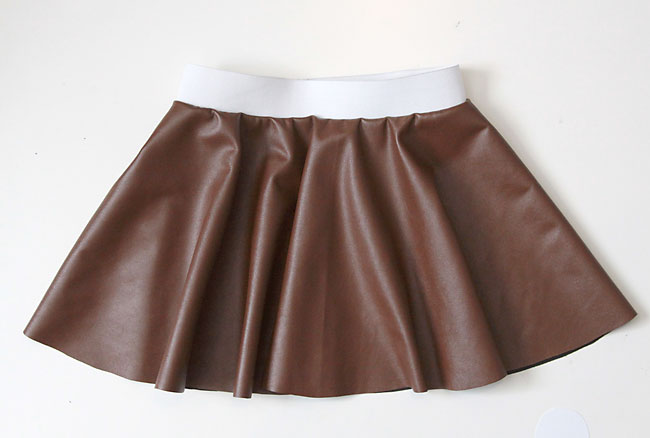 elastic sewn onto circle skirt as waistband