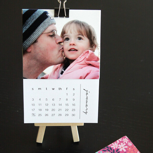 Mini calendar with a photo of a girl and her dad