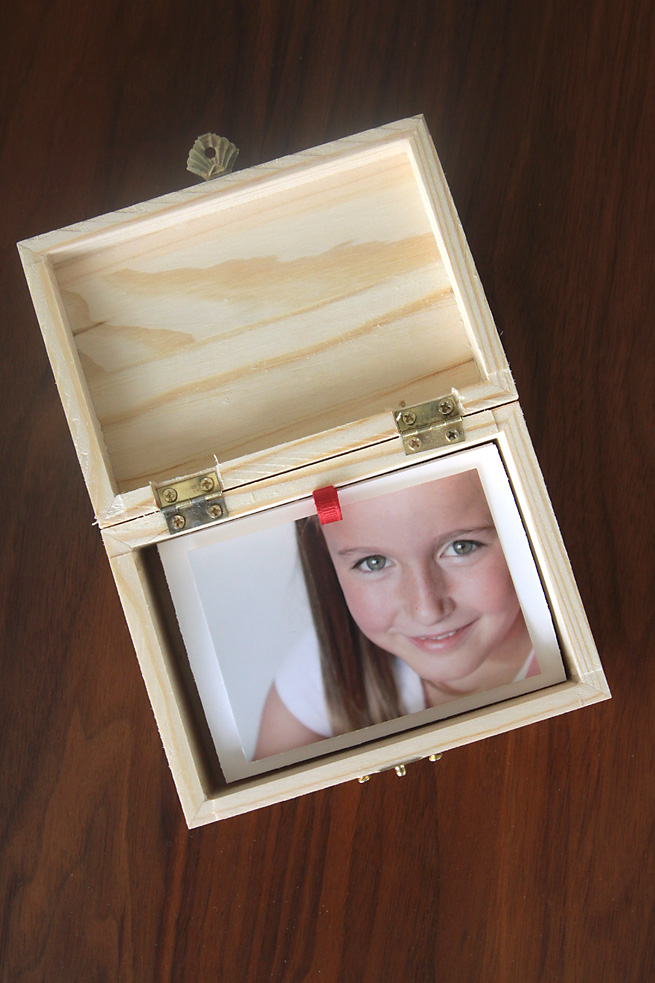 easy & cheap DIY gift idea photo gift box It's Always