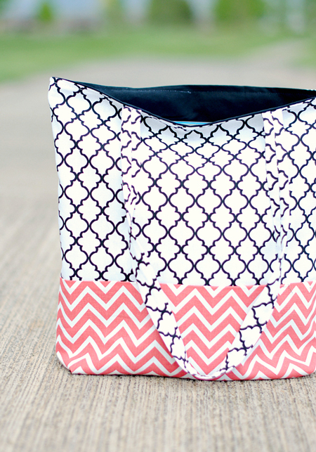 Tote bag made form a free sewing pattern