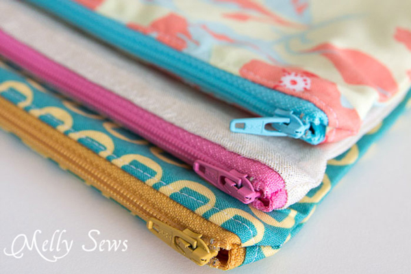 fabric zipper pouches - easy sewing project for beginners