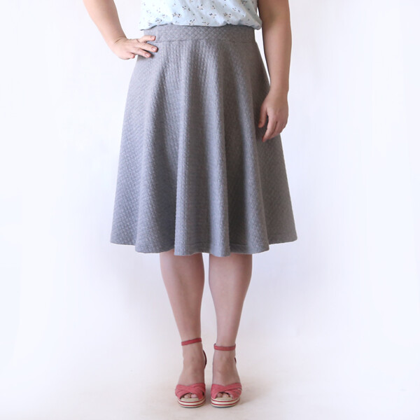 Easy half circle skirt sewing tutorial - no zippers, no buttons, just a cute, easy skirt! How to sew a half circle skirt.
