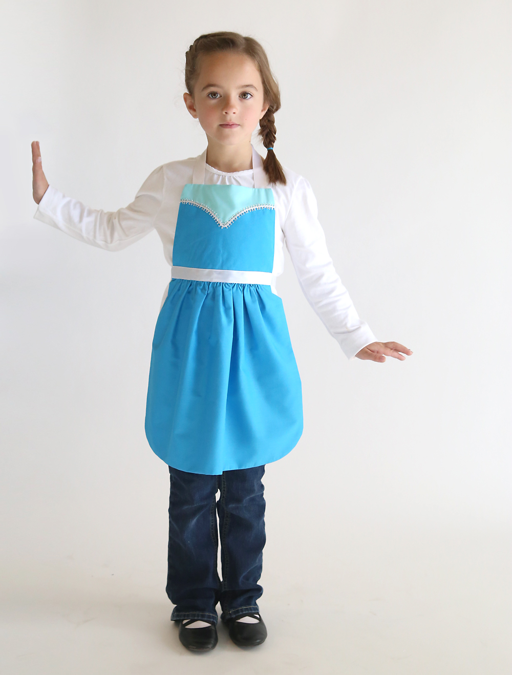 free sewing pattern for Elsa dress up apron - It's Always Autumn