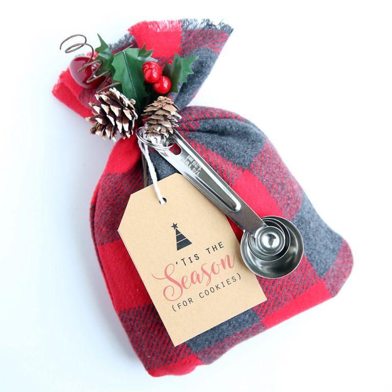 easy neighbor gift idea: CHEX mix + cute tag - It's Always Autumn