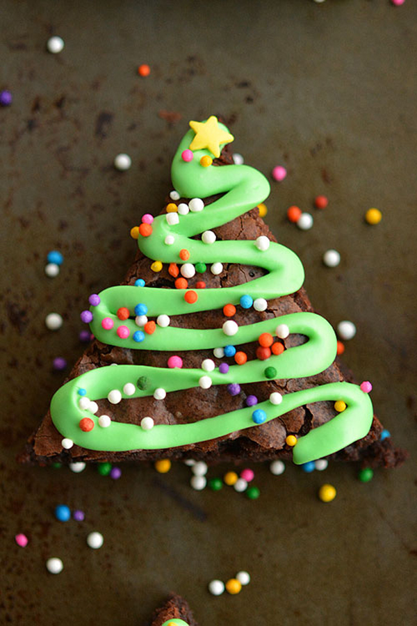 Brownie decorated to look like a Christmas tree