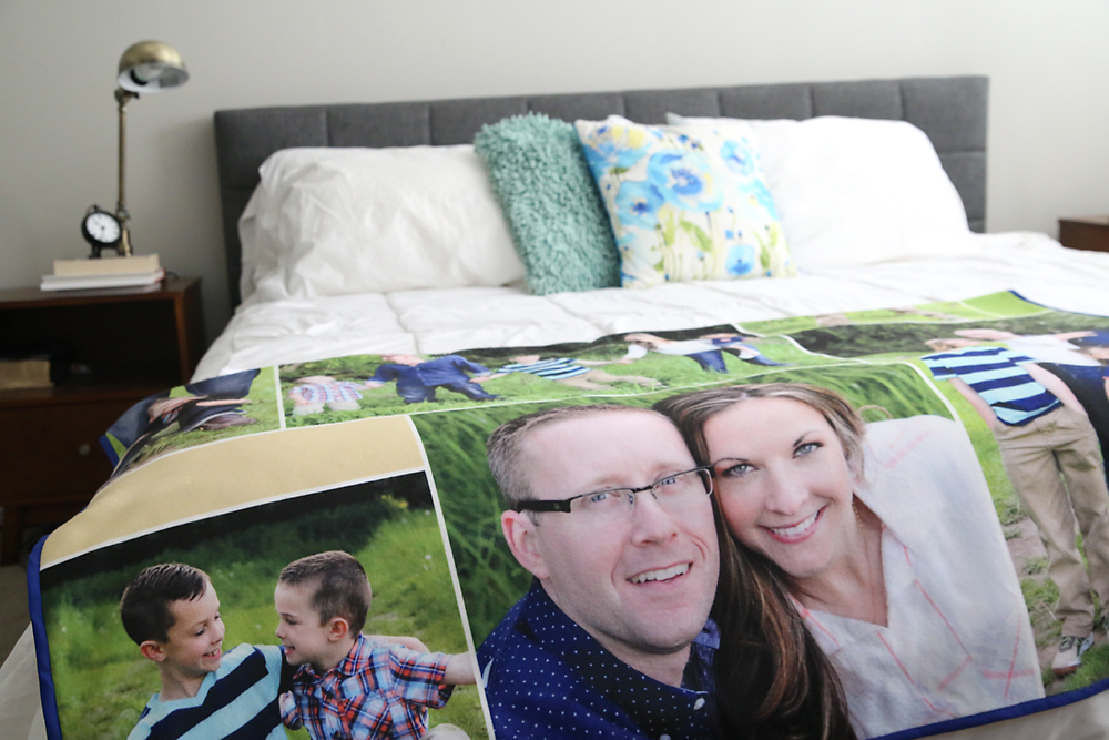 This is gorgeous! How to make a photo collage quilt or blanket using Photoshop Elements. I really want to make one!