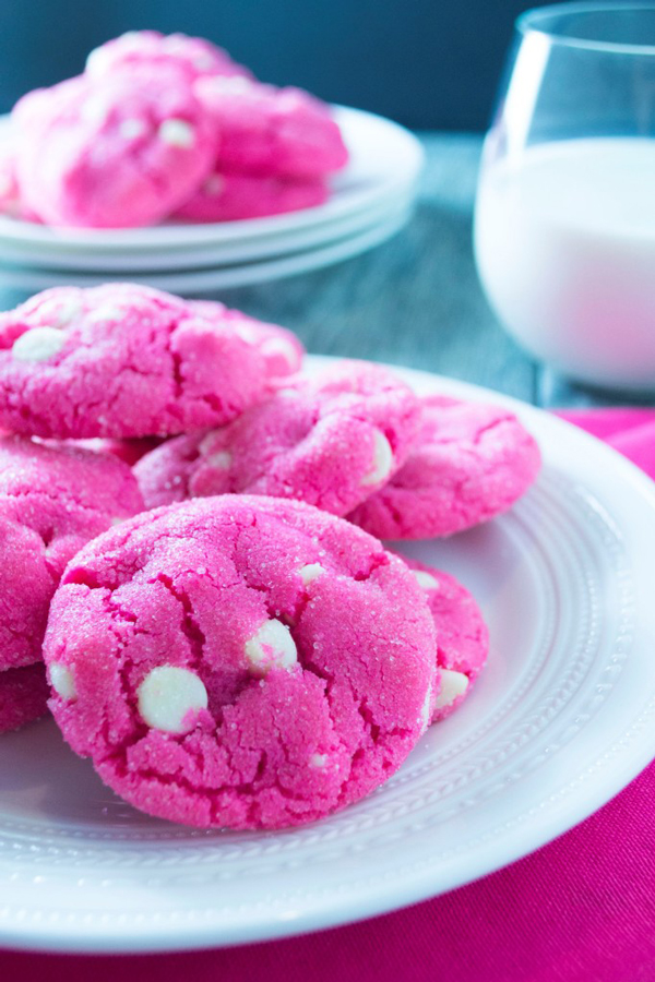 Valentine\'s treat: Pink cookies with white chocolate chips