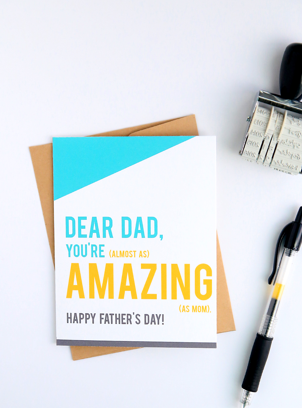Printable Father\'s Day card that says, Dear Dad, you\'re Amazing.
