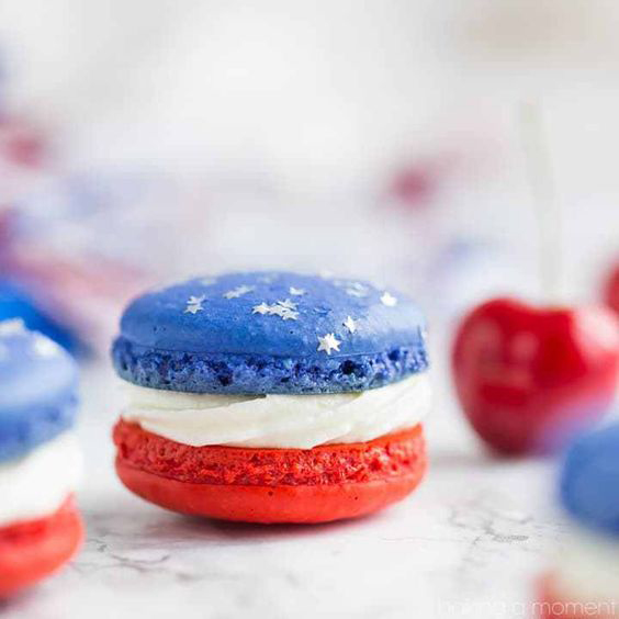 Red, white and blue macaron cookies