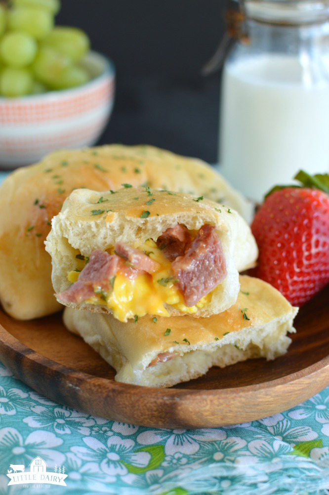 Make ahead ham and egg breakfast calzones