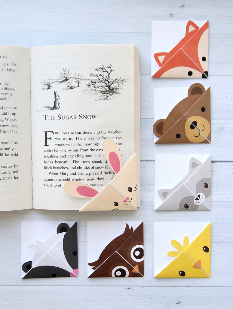 Cute folded bookmarks! Seven different woodland animal origami bookmark templates. Just print, cut, and fold. How to make a corner bookmark.