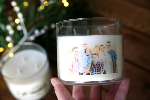Learn how to make gorgeous personalized candles with your favorite photo on them with an easy packing tape transfer. Easy handmade gift idea only takes about 15 minutes and costs just a few bucks!