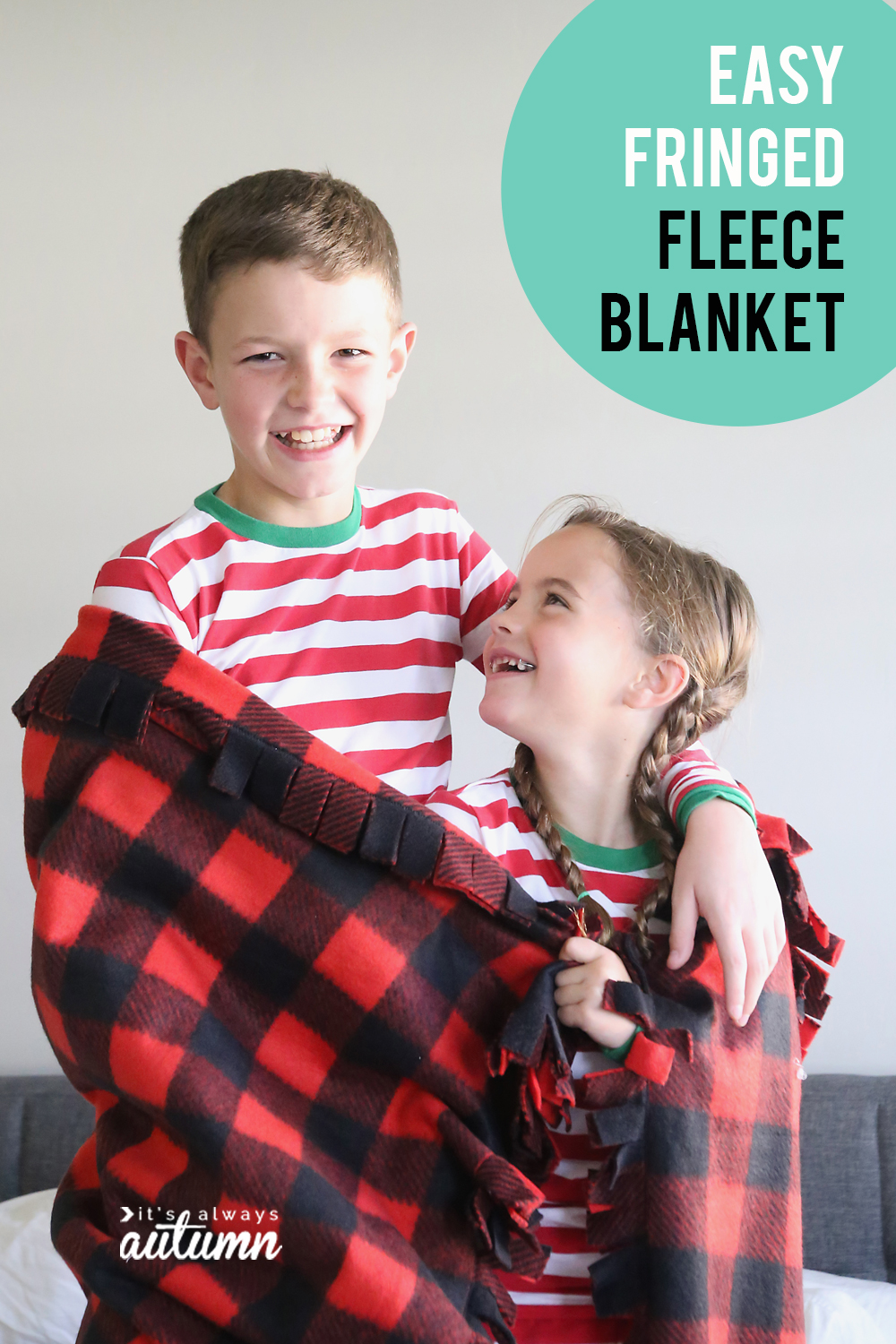 This fringed fleece blanket is easy to make and turns out so cute! Start making them now for Christmas. DIY gift idea.