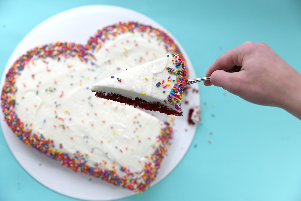 How to make a heart shaped cake for Valentine's Day without a special pan. Super easy instructions. Great Valentine's treat or birthday cake idea.