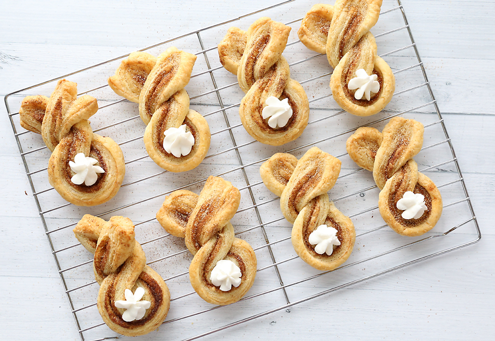 Cinnamon sugar Easter bunny twists {fun + easy Easter treat} It's