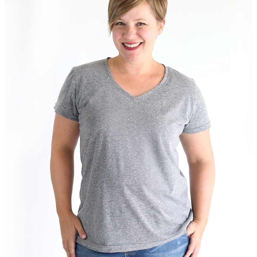 How to make a v-neck t-shirt {sewing pattern and tutorial} - It's