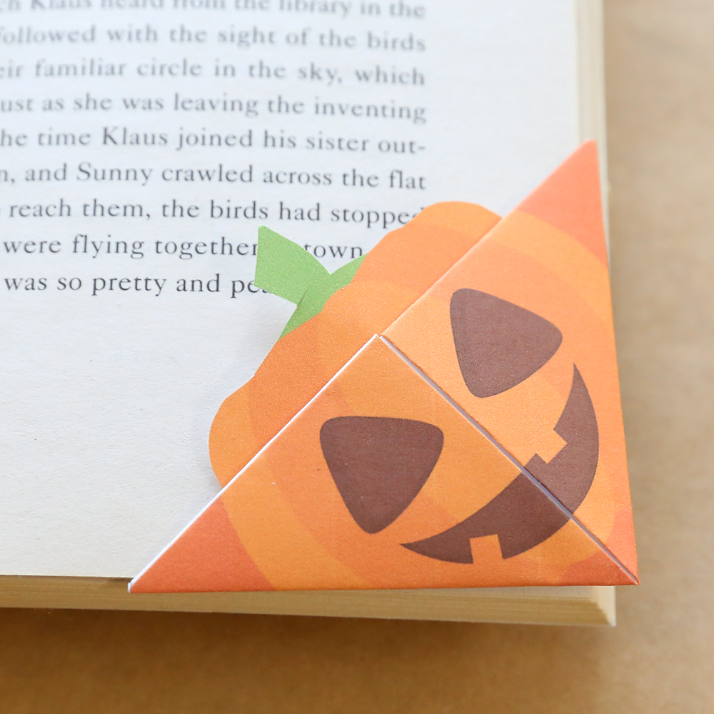 Pumpkin corner bookmark
