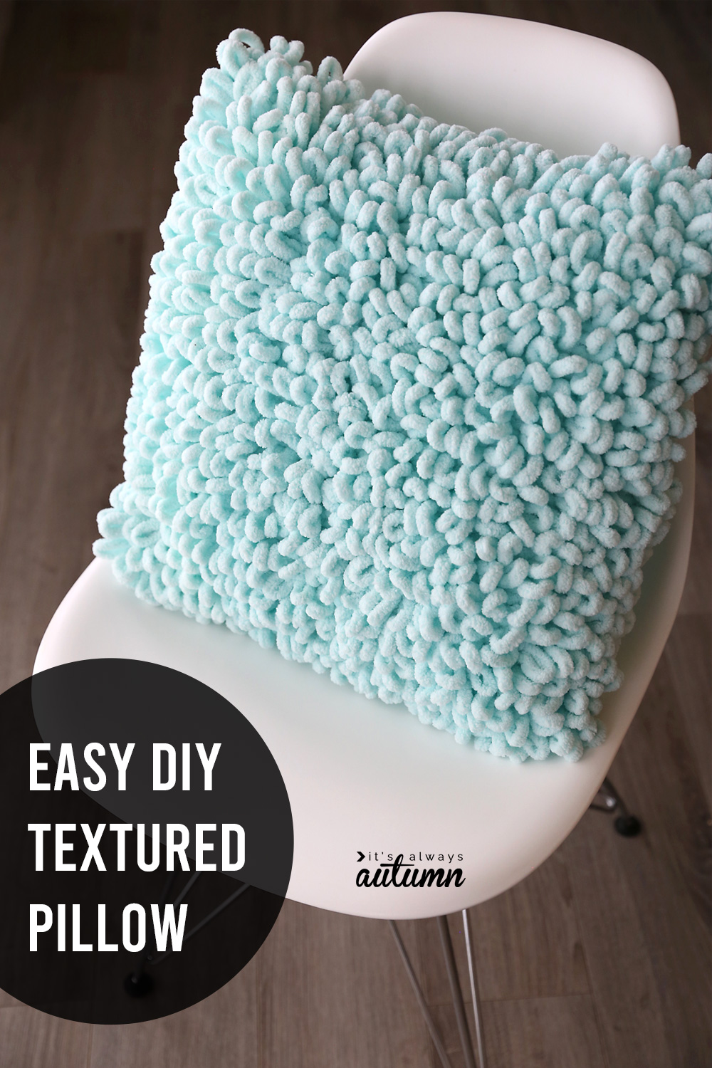 This loop texture throw pillow is easy to make and looks really cool!