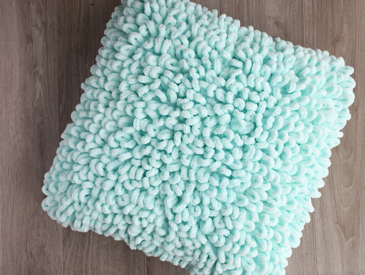 DIY loop yarn throw pillow