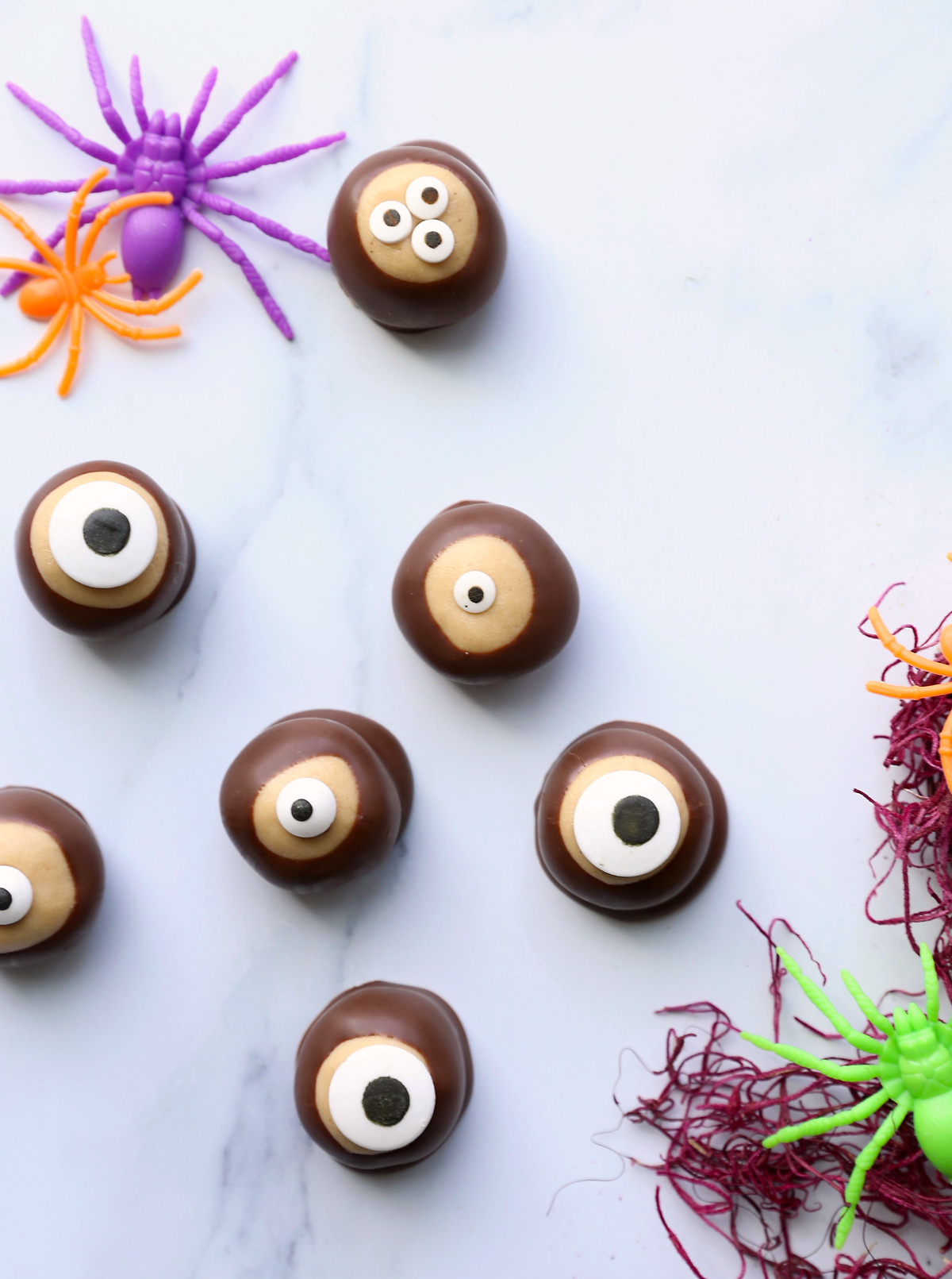 Peanut Butter Eyeballs {easy Halloween treat} It's Always Autumn