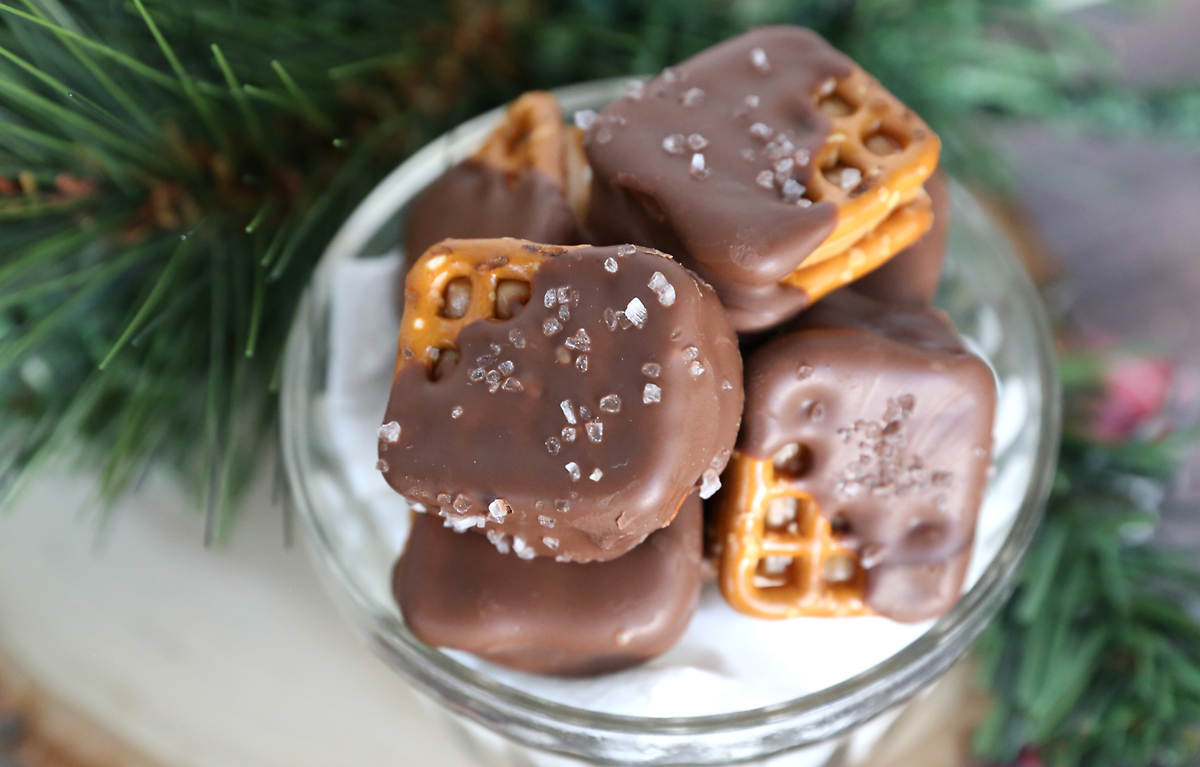 Salted caramel chocolate pretzels