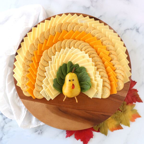 Cheese board shaped like a turkey for Thanksgiving