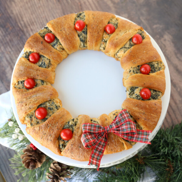 Gorgeous crescent wreath bread filled with spinach dip!
