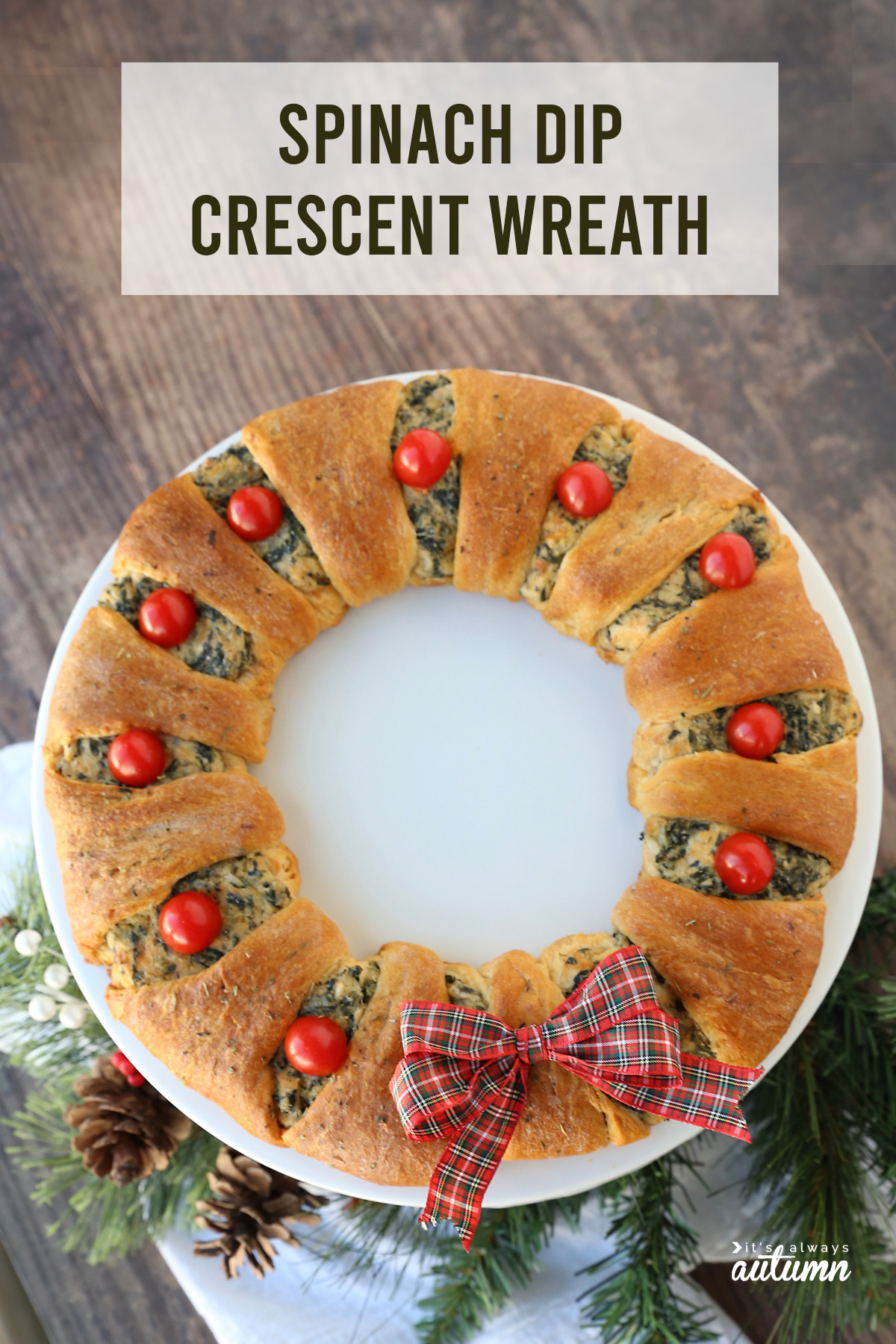 Spinach dip crescent wreath is a gorgeous holiday appetizer - perfect for Christmas parties!