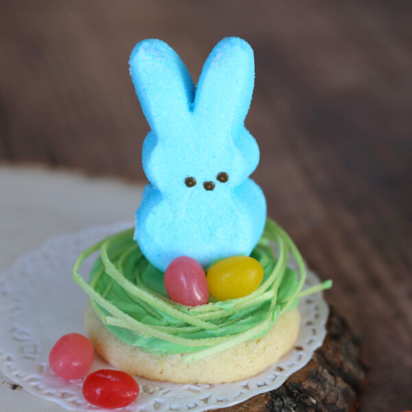 Cute Peeps cookies for Easter! Easy cheater sugar cookie recipe.