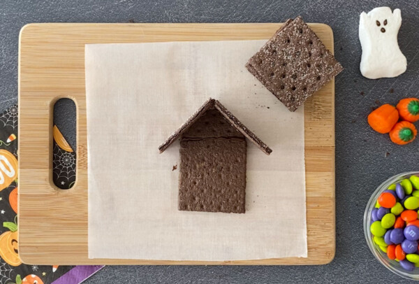 Graham cracker house roof