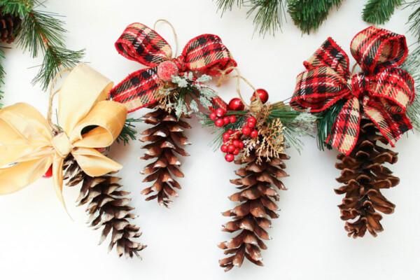 30 Gorgeous Christmas Crafts YOU Can Make - It's Always Autumn