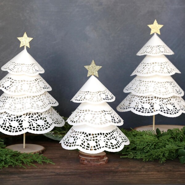 Paper doily Christmas trees are an easy Christmas craft