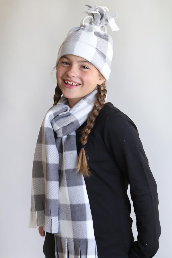 How to sew a fleece hat and scarf in under 20 minutes
