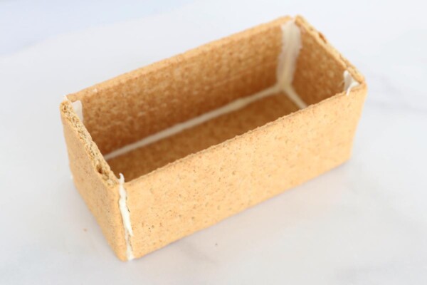 Graham cracker box for train car