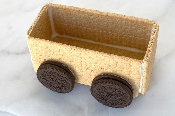 Graham cracker train car with Oreo wheels