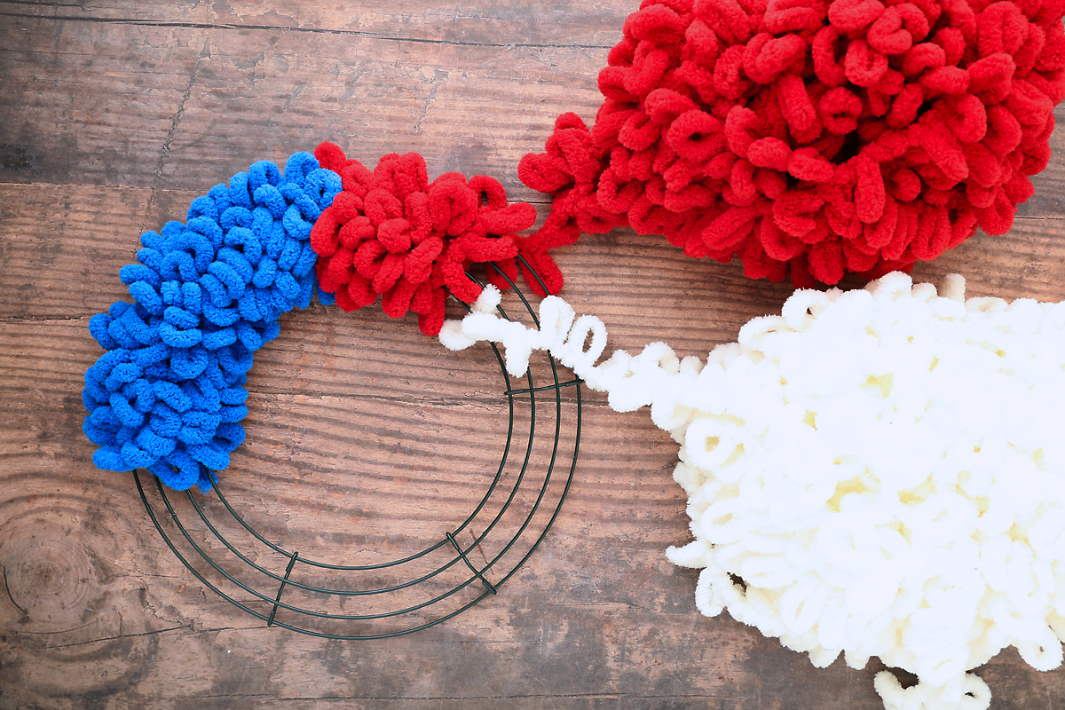American Flag Loop Yarn Wreath - It's Always Autumn