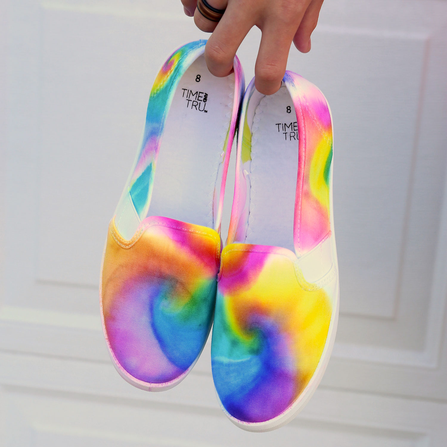 DIY Tie Dye Shoes - Organized 31